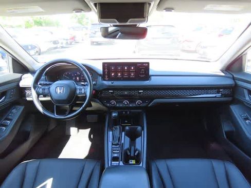 Used 2025 Honda Accord EX-L image 17