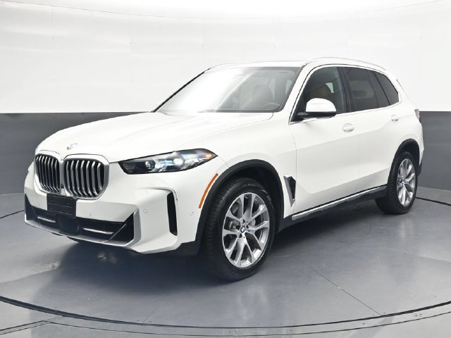 Certified 2024 BMW X5 xDrive40i w/ Parking Assistance Package AWD/4WD image 10