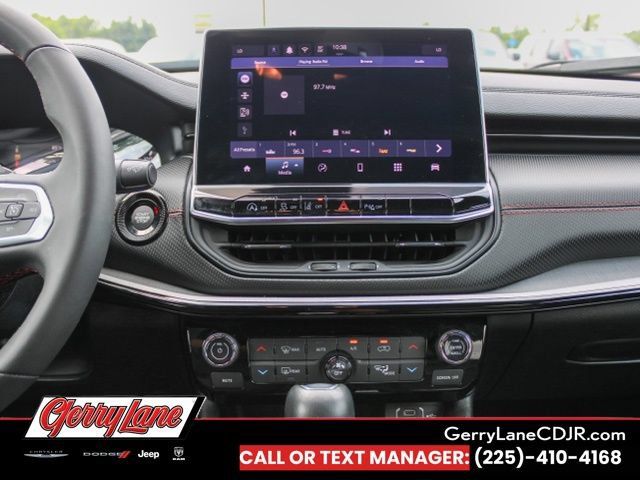 Used 2025 Jeep Compass Trailhawk AWD/4WD image 10
