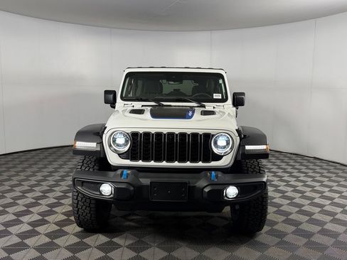 Used 2024 Jeep Wrangler Unlimited Rubicon 4xe w/ Technology Group AWD/4WD image 5