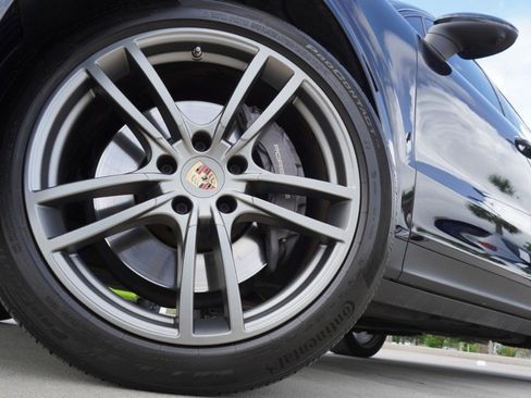 Used 2022 Porsche Cayenne Platinum Edition AWD/4WD image 11
