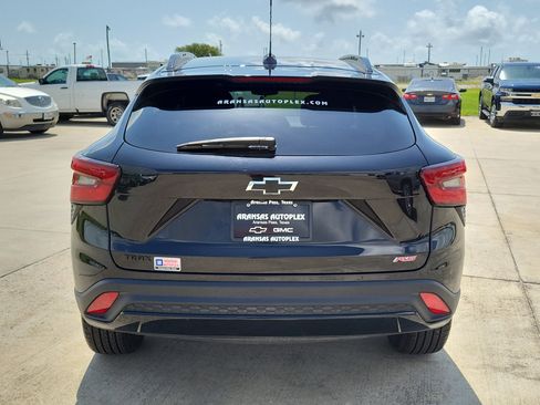 Used 2025 Chevrolet Trax RS w/ Driver Confidence Package image 6