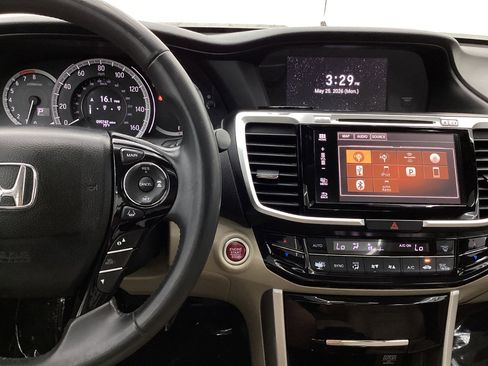 Used 2016 Honda Accord Touring image 32