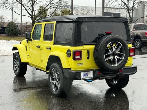 Used 2024 Jeep Wrangler Unlimited w/ Convenience Group image 9