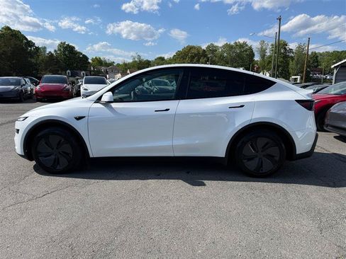 Used 2026 Tesla Model Y Long Range AWD/4WD image 2