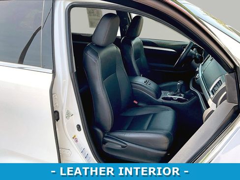 Used 2015 Toyota Highlander XLE AWD/4WD image 30
