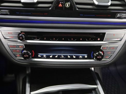Used 2019 BMW 750i xDrive w/ Executive Package image 32