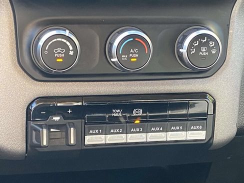 Used 2019 RAM 3500 Tradesman w/ Chrome Appearance Group AWD/4WD image 28