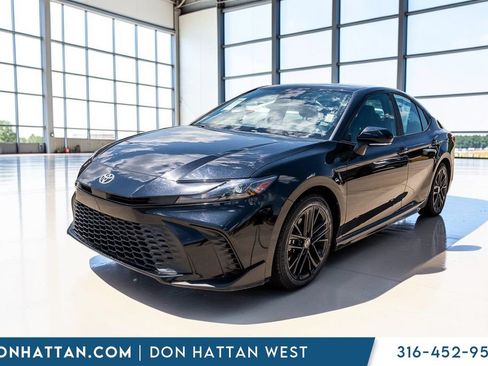 Used 2025 Toyota Camry SE FWD image 24