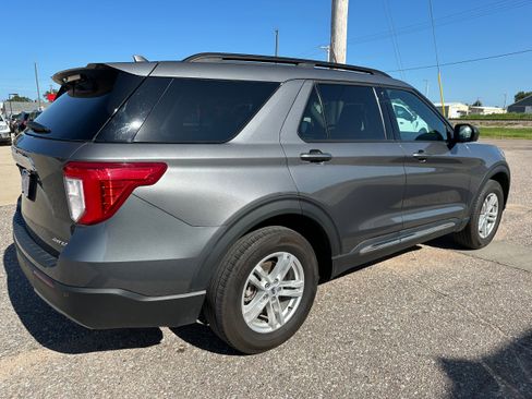 Used 2023 Ford Explorer XLT w/ Equipment Group 202A image 6