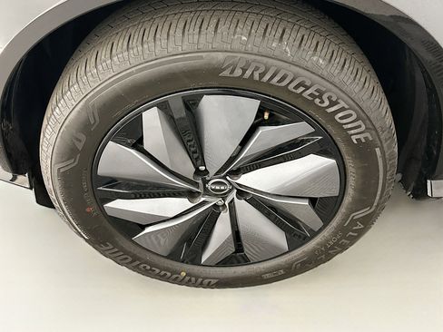 Used 2024 Nissan Ariya AWD image 11