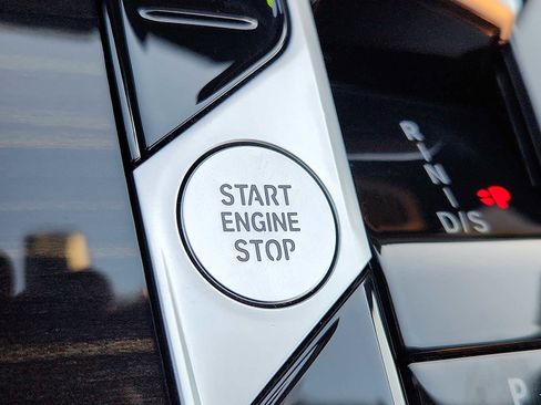 Certified 2024 BMW X7 xDrive40i w/ M Sport Package image 22