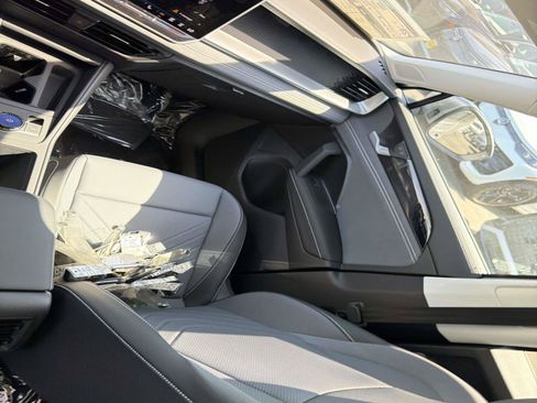 New 2026 Volkswagen Tiguan SE FWD image 8