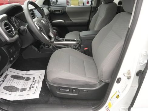 Used 2020 Toyota Tacoma SR5 image 9