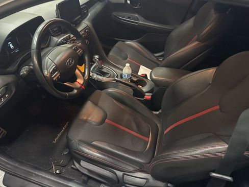 Used 2019 Hyundai Veloster Turbo image 7