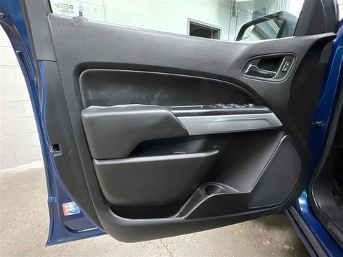 Used 2019 Chevrolet Colorado LT w/ LT Convenience Package image 11
