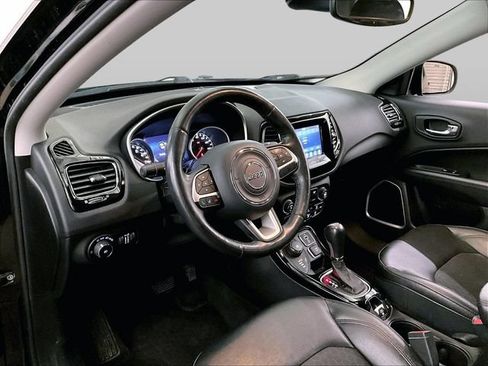 Used 2018 Jeep Compass Latitude w/ Popular Equipment Group AWD/4WD image 12