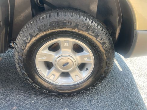 Used 2002 Ford Explorer Sport Trac 4x4 image 14