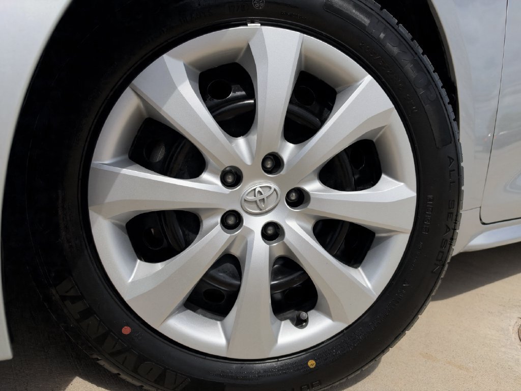 Used 2024 Toyota Corolla LE FWD image 10