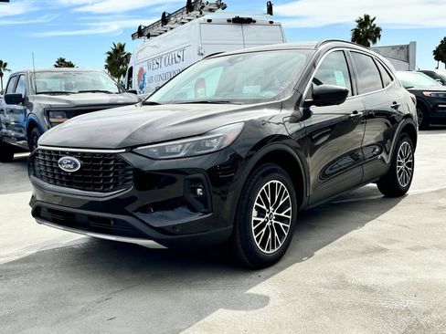 New 2025 Ford Escape SE w/ PHEV Premium Package image 7