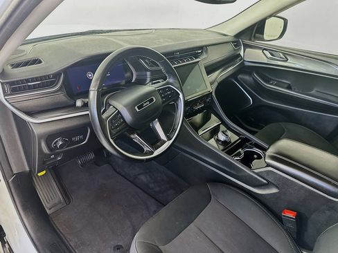 Used 2022 Jeep Grand Cherokee L Laredo w/ Luxury Tech Group I image 29