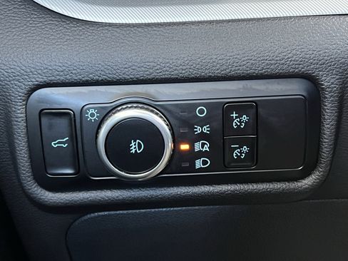 Used 2023 Ford Explorer XLT w/ Equipment Group 202A image 37