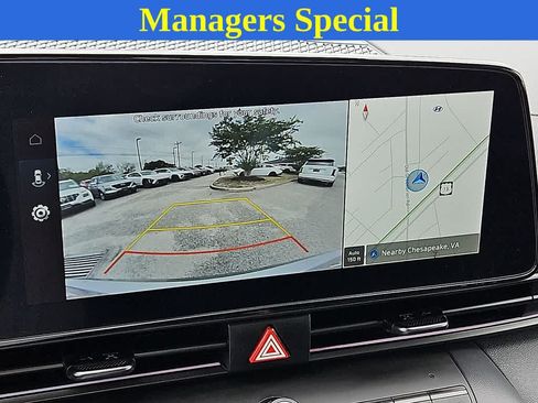Certified 2025 Hyundai Elantra SEL FWD image 17