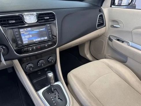 Used 2012 Chrysler 200 Touring w/ Cold Weather Group FWD image 10