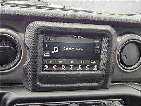 Used 2022 Jeep Gladiator Sport AWD/4WD image 12