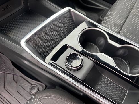 Used 2026 Chevrolet Equinox LT image 18