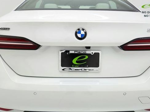 Used 2025 BMW 540i xDrive AWD/4WD image 20