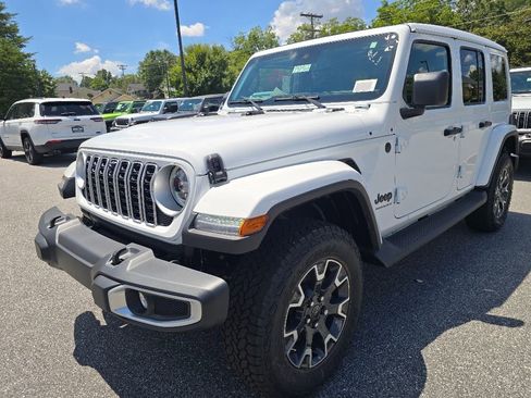 New 2025 Jeep Wrangler Sahara image 15