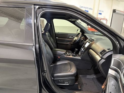 Used 2018 Ford Explorer Limited AWD/4WD image 36