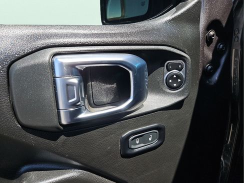 Used 2025 Jeep Wrangler Unlimited Rubicon 4xe w/ Safety Group AWD/4WD image 12