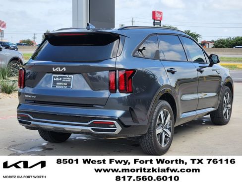 Certified 2023 Kia Sorento EX w/ Panoramic Sunroof Package FWD image 4