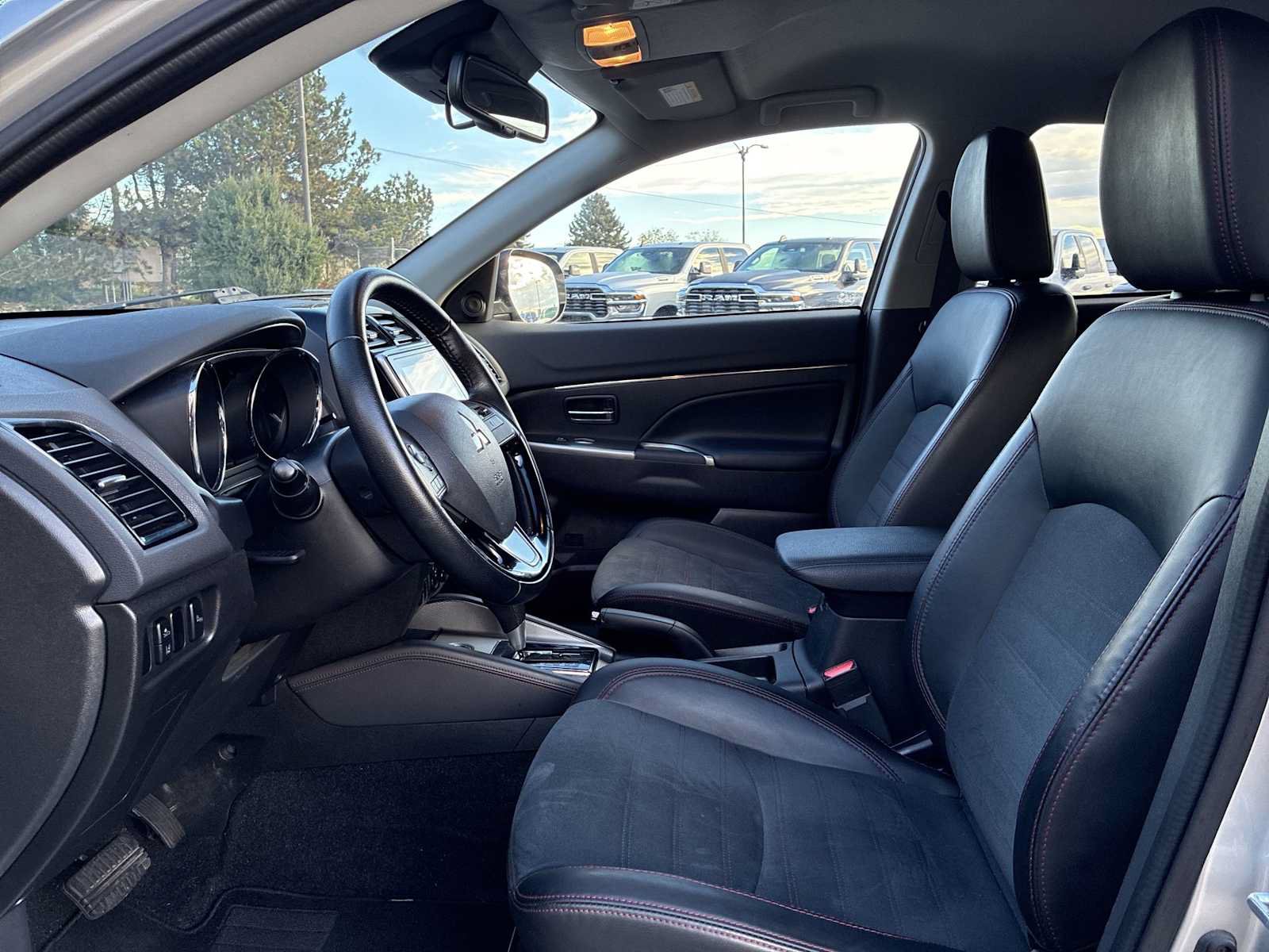 Used 2024 Mitsubishi Outlander Sport SE AWD/4WD image 13