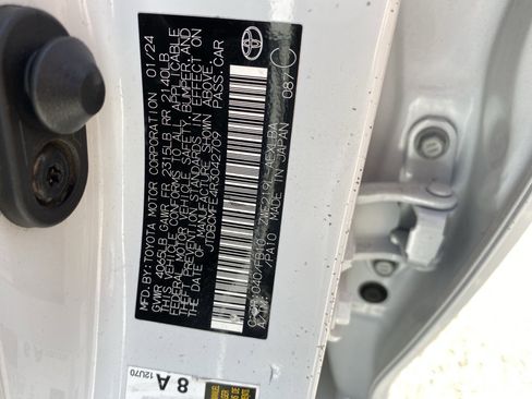 Used 2024 Toyota Corolla LE FWD image 31