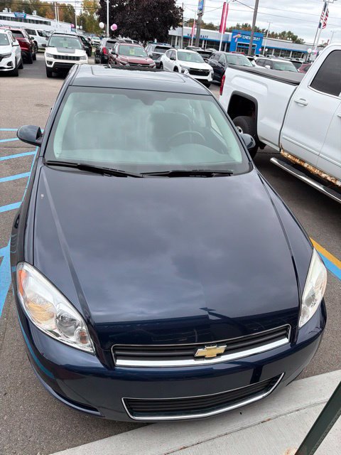 Used 2009 Chevrolet Impala LT w/ Luxury Edition Package FWD image 2