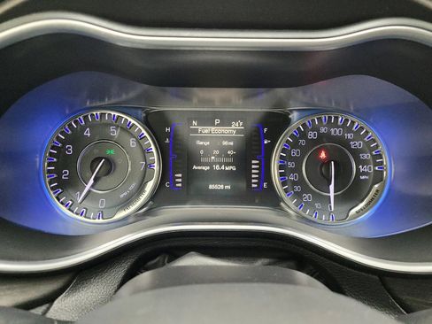 Used 2016 Chrysler 200 Limited image 23