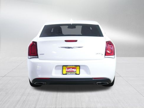 Used 2018 Chrysler 300 S AWD/4WD image 6