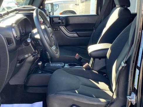 Used 2018 Jeep Wrangler Unlimited Sport S AWD/4WD image 10