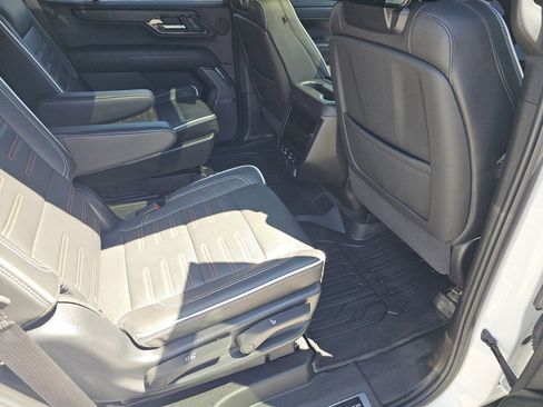 Used 2025 GMC Yukon AT4 Ultimate w/ LPO, Floor Liner Package AWD/4WD image 30