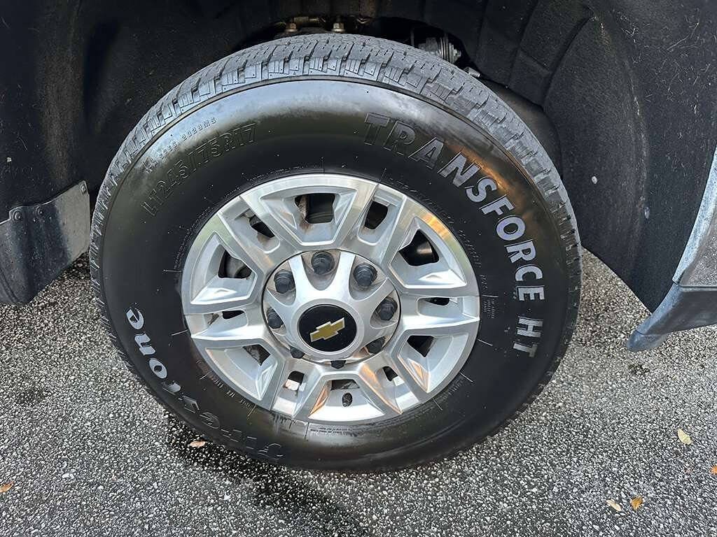 Used 2025 Chevrolet Silverado 2500 LT w/ Convenience Package AWD/4WD image 19