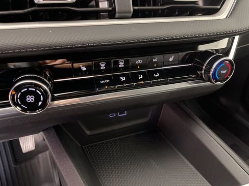 New 2026 Chevrolet Equinox LT w/ Midnight Edition FWD image 29