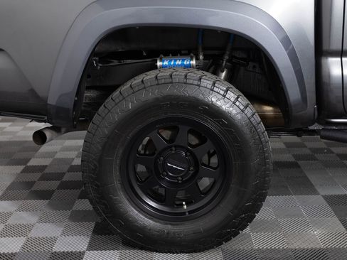 Used 2017 Toyota Tacoma TRD Sport w/ Tow Package (A/T) image 40