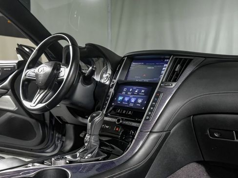 Used 2018 INFINITI Q60 Red Sport 400 w/ Sensory Package 3.0T Sport image 21