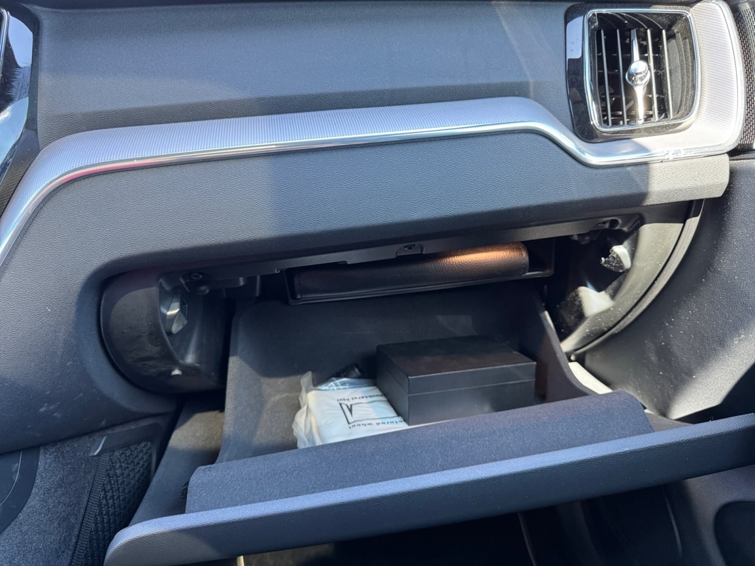Used 2019 Volvo XC60 T5 R-Design w/ Protection Package Premier FWD image 24