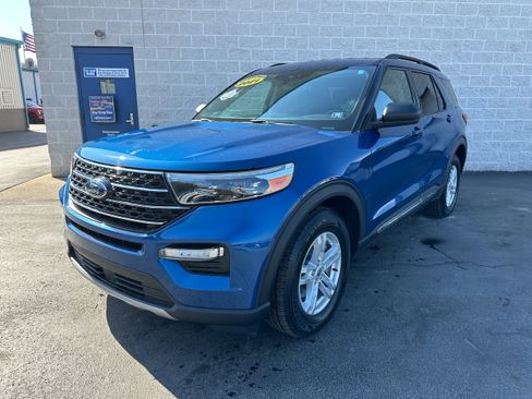 Certified 2021 Ford Explorer XLT w/ Equipment Group 202A image 2