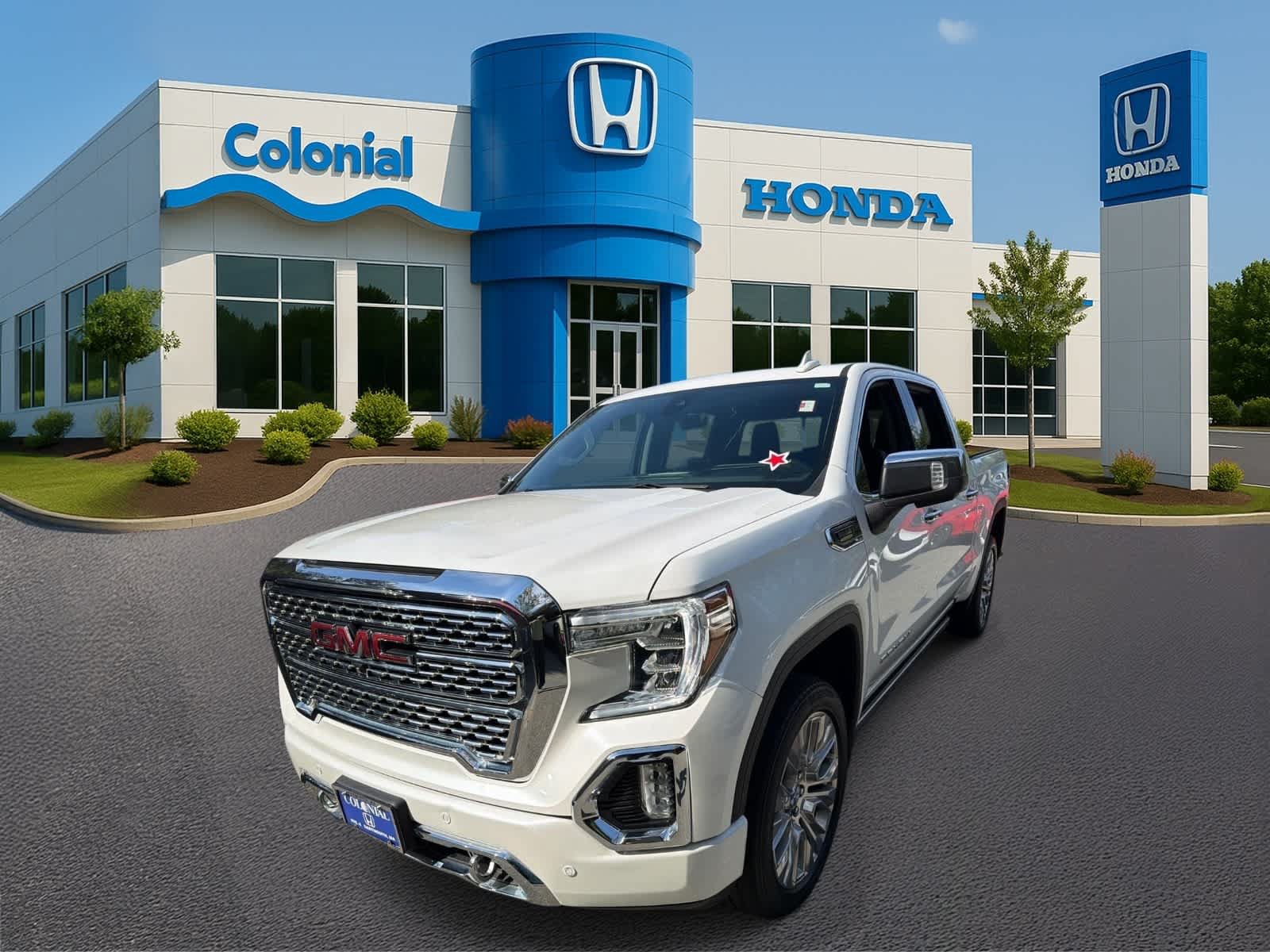 Used 2021 GMC Sierra 1500 Denali w/ Denali Ultimate Package AWD/4WD image 2
