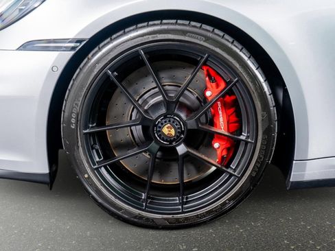 Used 2025 Porsche 911 Carrera GTS RWD image 9